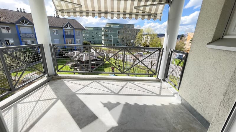 Zu vermieten per sofort oder nach Vereinbarung 3.5 Zi-Wohnung mit 2 Balkone (18)