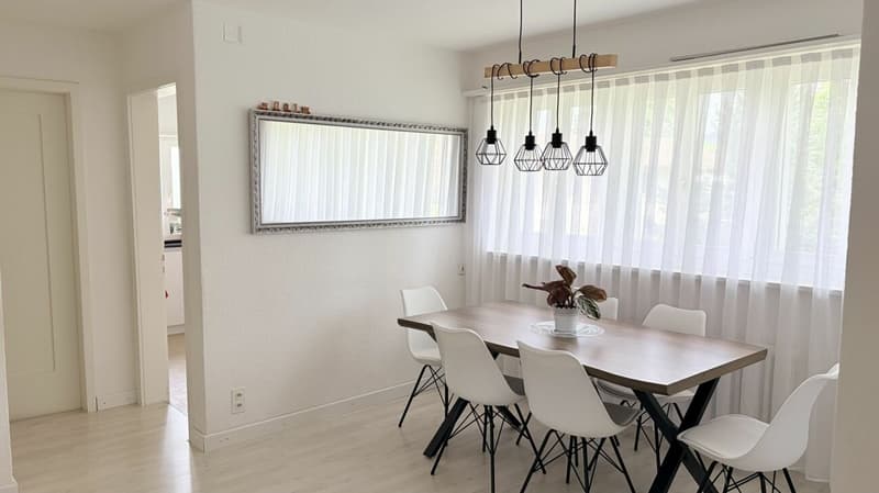 Attraktives Zweifamilienhaus in der Zone W3 (8)