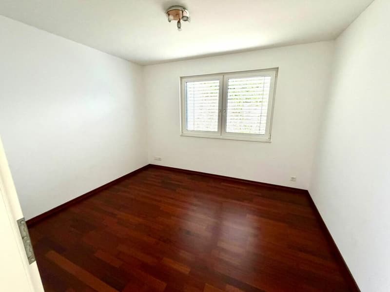 Neuwertige 4.5 Zimmer Attika-Wohnung (8)