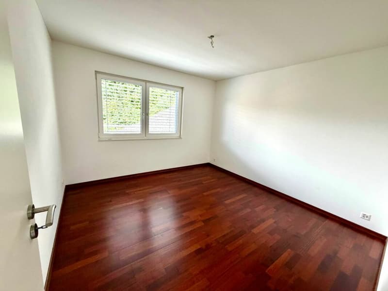 Neuwertige 4.5 Zimmer Attika-Wohnung (8)