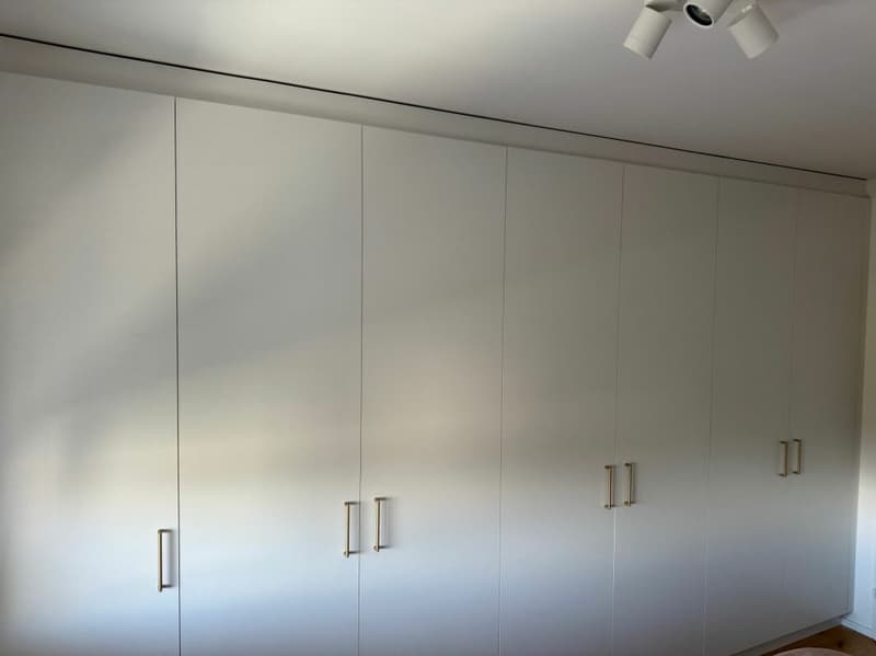 Neuwertige Wohnung (renoviert für CHF 115'000.-) mit Lift an ruhiger Lage (16)