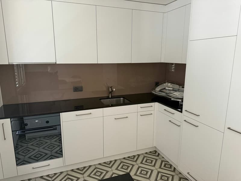 Neuwertige Wohnung (renoviert für CHF 115'000.-) mit Lift an ruhiger Lage (7)