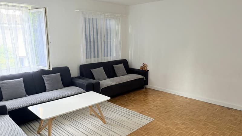 Attraktives Zweifamilienhaus in der Zone W3 (15)