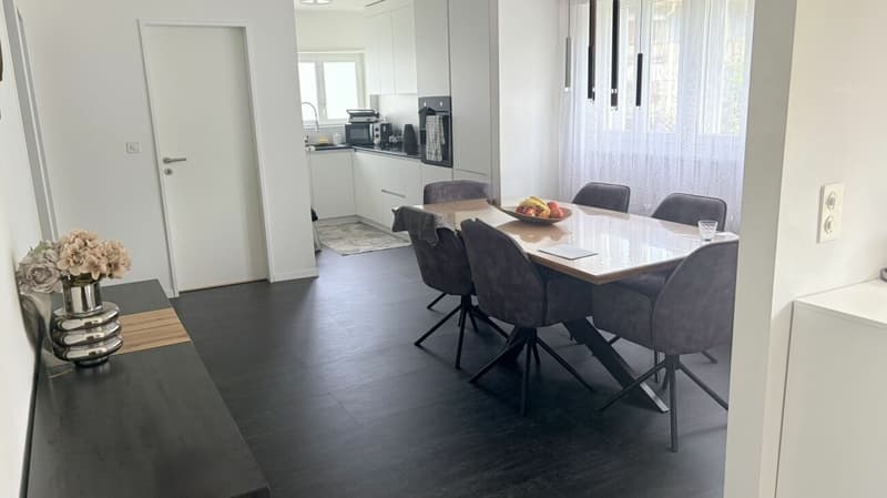 Attraktives Zweifamilienhaus in der Zone W3 (8)