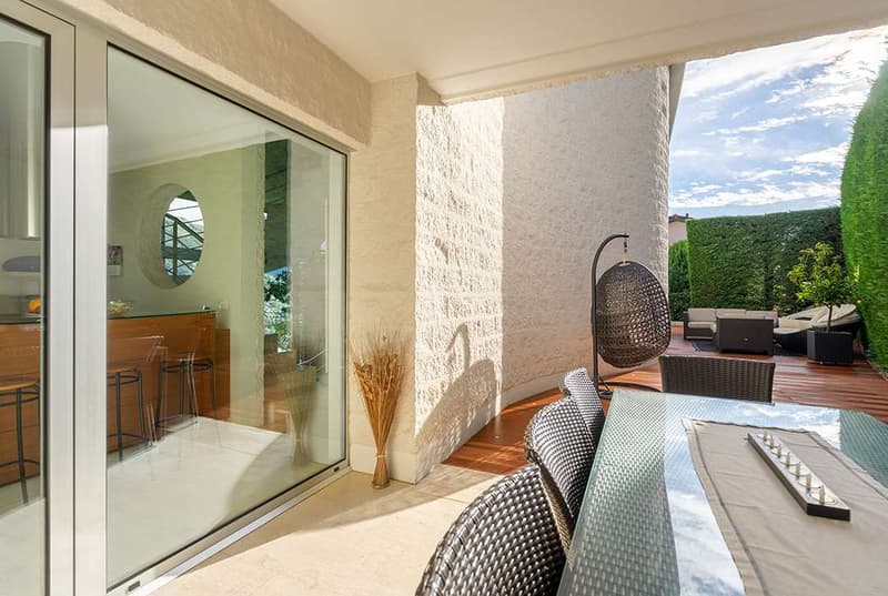 Lugano - Prestigious villa with lake view and refined outdoor spaces (1)
