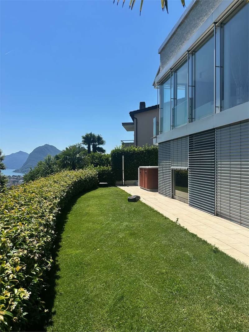 Lugano - Prestigious villa with lake view and refined outdoor spaces (12)