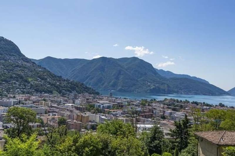 Modern attic with large panoramic terrace and lake view - Lugano (1)
