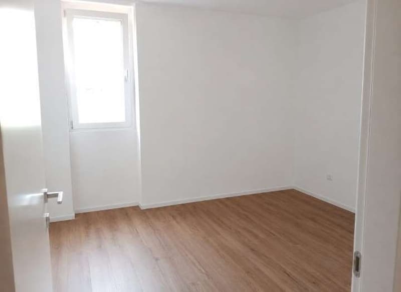 2.5 Modern in the heart of Rancate (4)