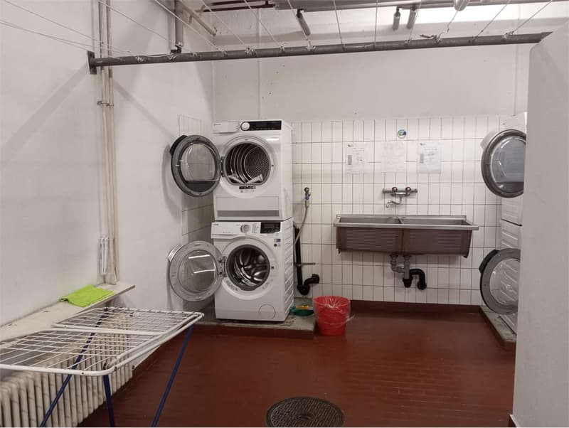 LAMONE - 3.5 Zimmer renoviert mit Balkon und Autoabstellplatz (10)