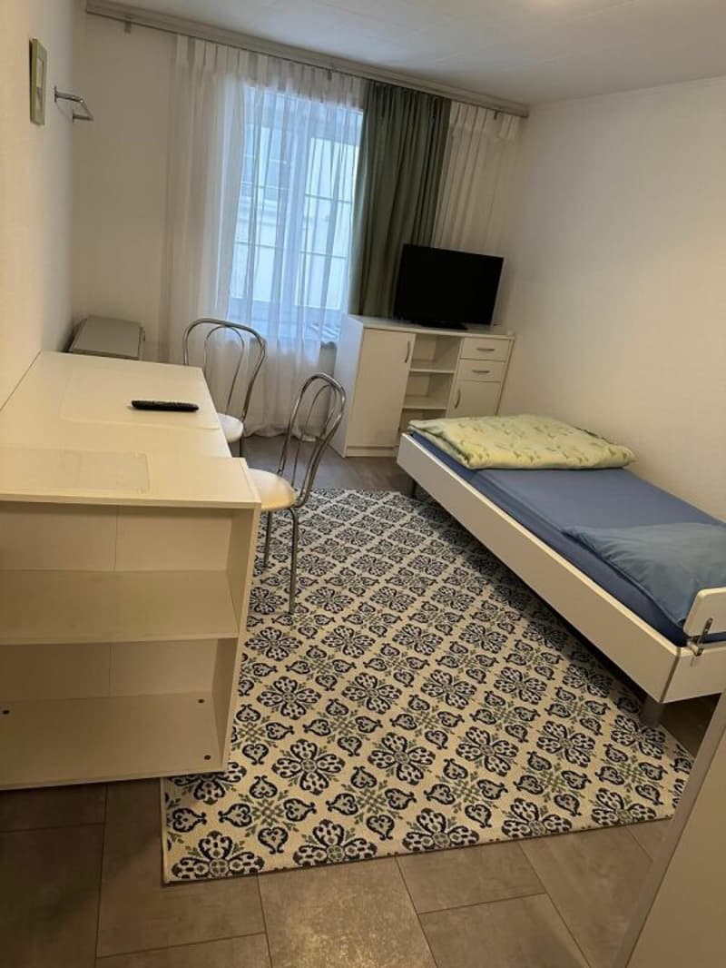 Furnished shared apartment room for rent. Central in Bremgarten (2)