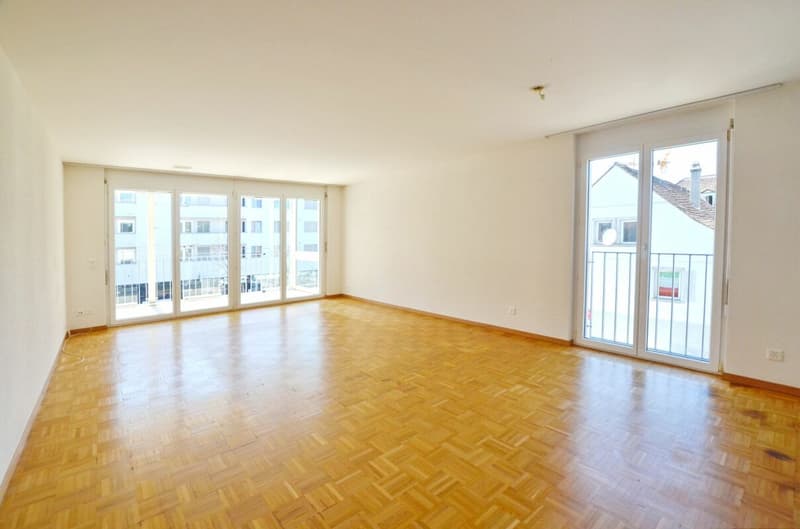 Appartamento di 4,5 locali con balcone (2)