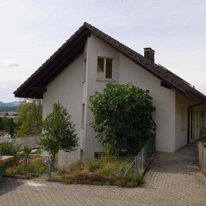 5.5 Room Single-Family House with a View (2)