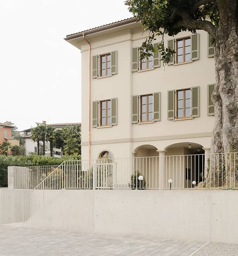 Elegant 4.5 rooms in a historic renovated villa (1)