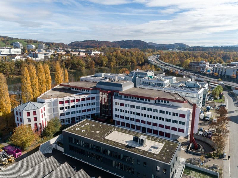 Gewerbe, Praxisraum oder Büro gesucht? Zentral in Neuenhof zu vermieten (10)