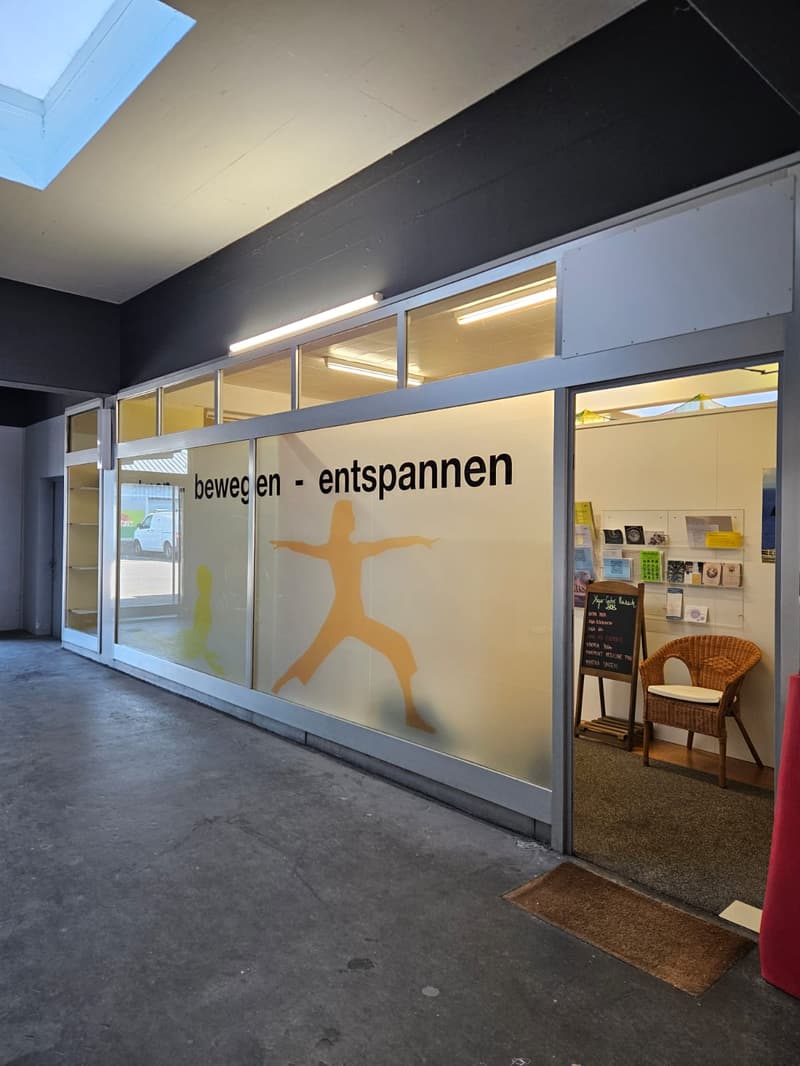 Espace de bureau / commercial 110m2 au rez-de-chaussée à Reinach AG (7)