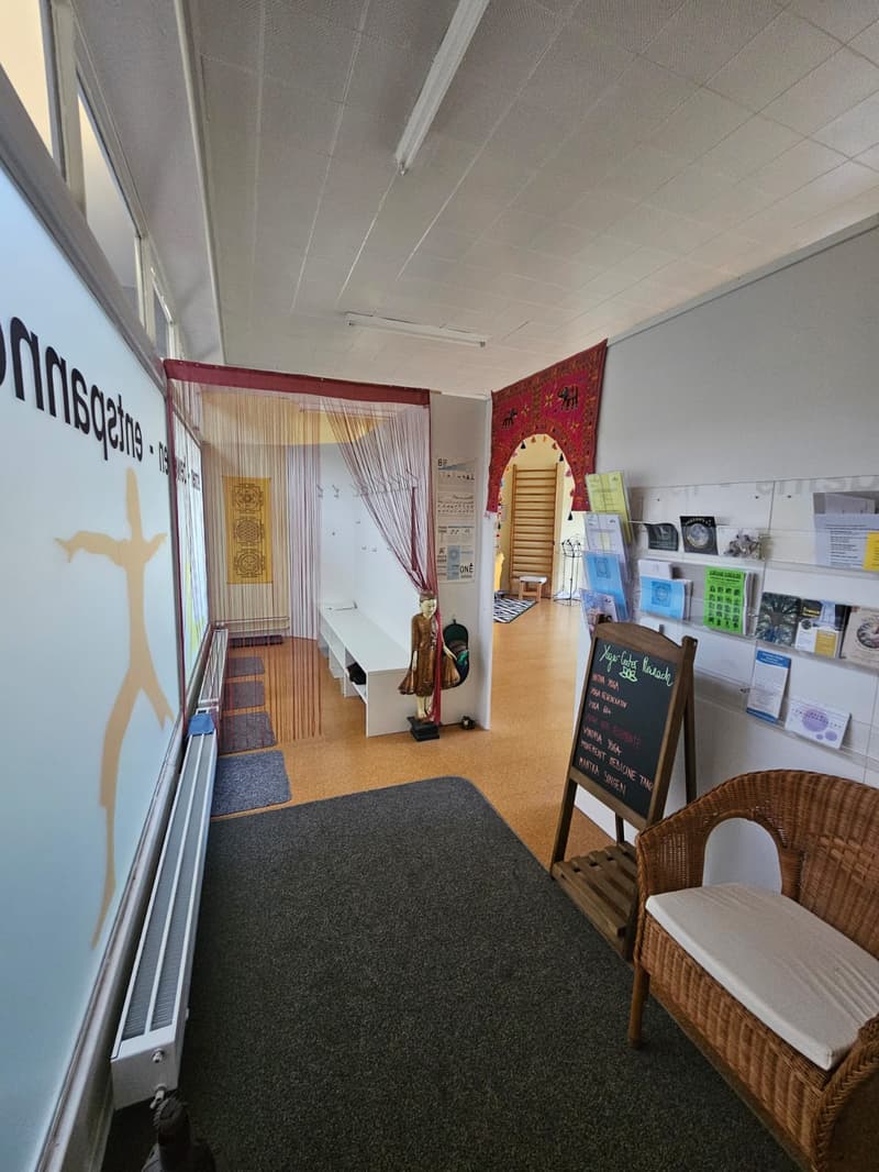 Espace de bureau / commercial 110m2 au rez-de-chaussée à Reinach AG (4)
