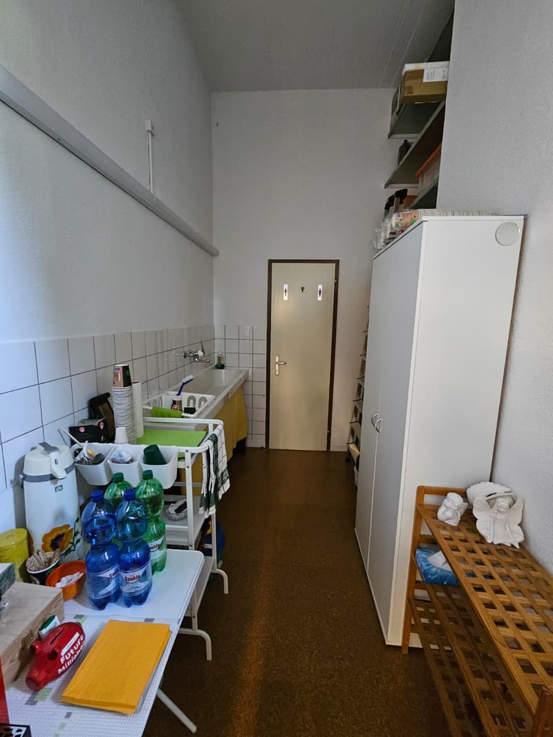 Espace de bureau / commercial 110m2 au rez-de-chaussée à Reinach AG (5)
