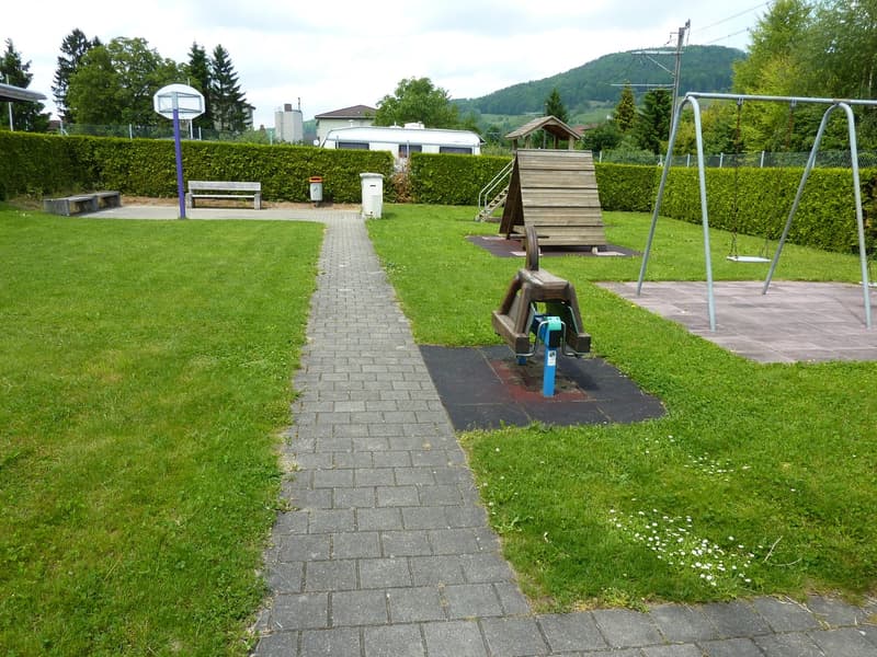 Spielplatz zum Haus