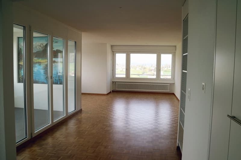 5.5-room apartment above the roofs of Reinach AG (4)
