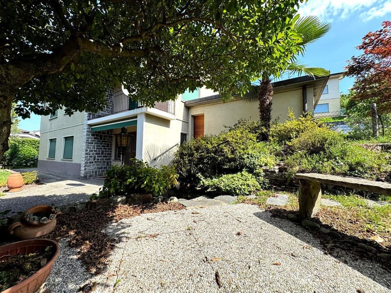 Casa bifamiliare con giardino a Morbio Inferiore (4)