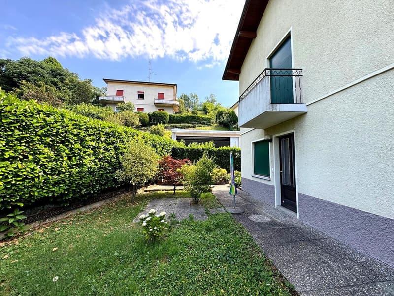 Casa bifamiliare con giardino a Morbio Inferiore (9)