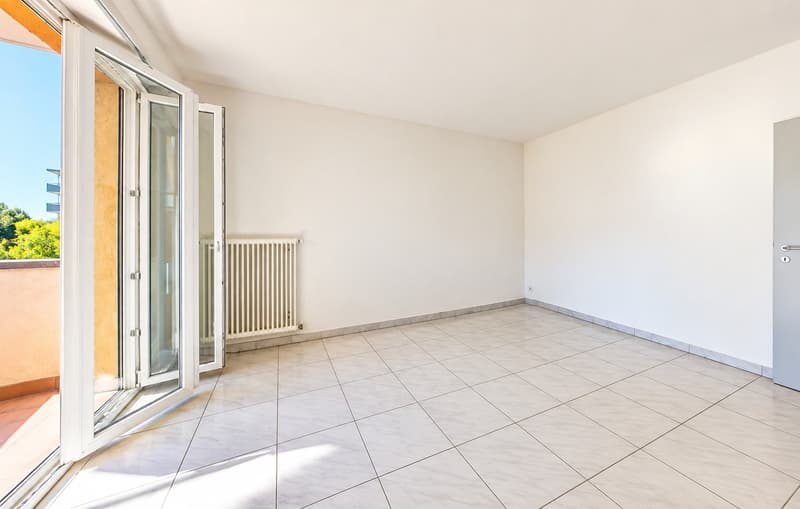 Luminoso appartamento di 3.5 a REDDITO locali nel cuore di Mendrisio (3)