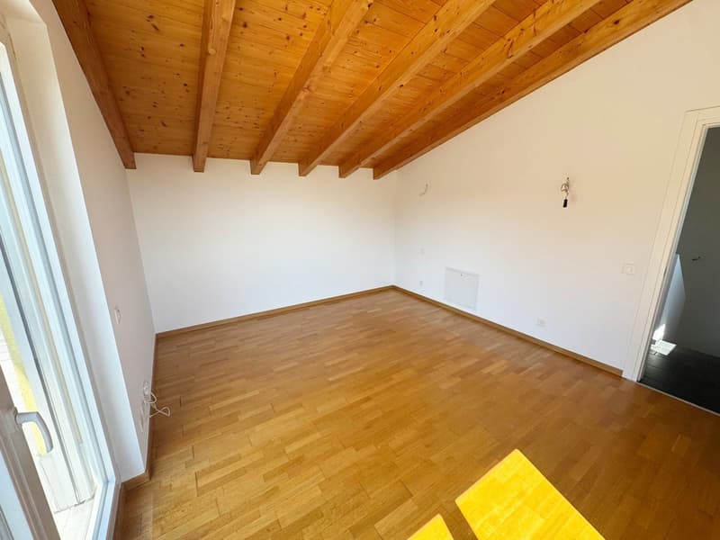 Einfamilienhaus in Stabio zu verkaufen – 4 Zimmer mit Balkon und grünem Blick (22)