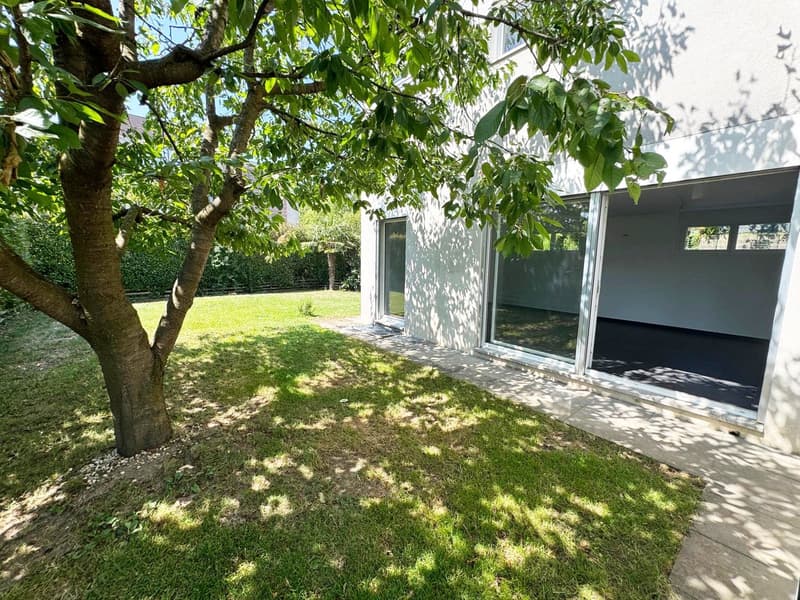 Einfamilienhaus in Stabio zu verkaufen – 4 Zimmer mit Balkon und grünem Blick (1)