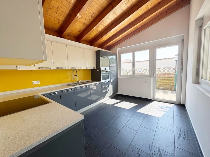 Einfamilienhaus in Stabio zu verkaufen – 4 Zimmer mit Balkon und grünem Blick (10)