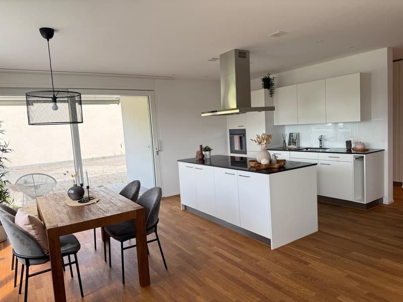 Exclusive 3.5-room apartment on the 2nd floor with a panoramic view of the greenery (1)