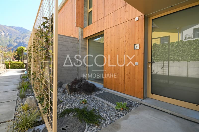 Design e Comfort – Casa d’Angolo Contigua in Zona Residenziale (2)