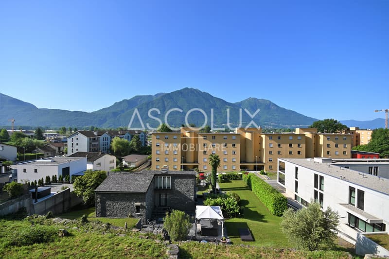 Building plot of 1,070 m2 with panoramic view (2)