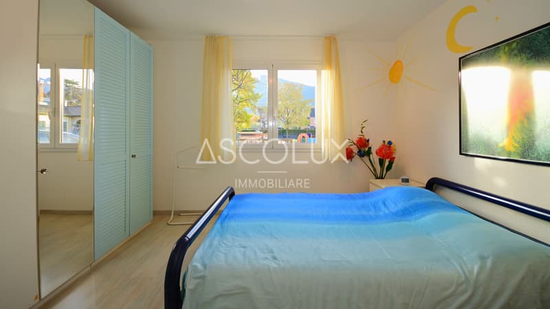 Casa bifamiliare con appartamenti di 3.5 & 4.5 locali indipendenti e grandi locali accessori-/hobby (22)