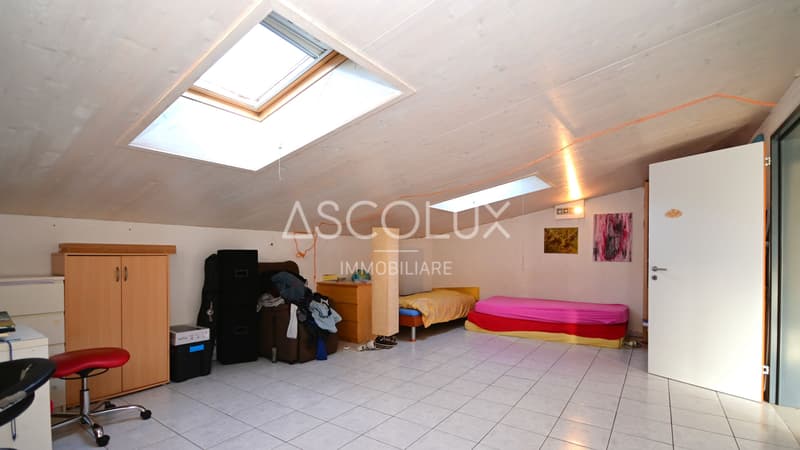Casa bifamiliare con appartamenti di 3.5 & 4.5 locali indipendenti e grandi locali accessori-/hobby (16)