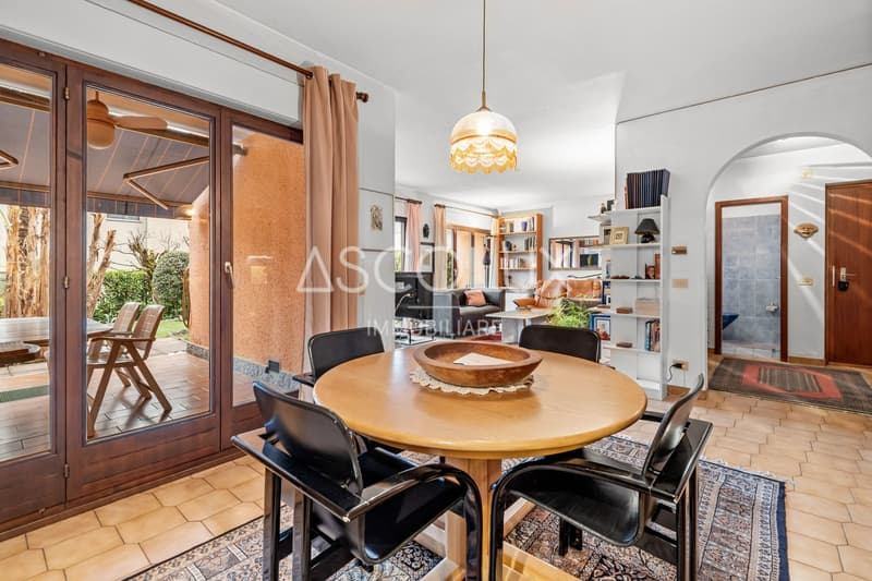 5-room semi-detached house with private garden and communal outdoor pool (11)
