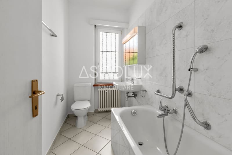 Villa de 6 pièces indépendante avec jardin et extérieurs (29)