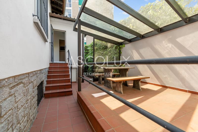 Villa de 6 pièces indépendante avec jardin et extérieurs (8)