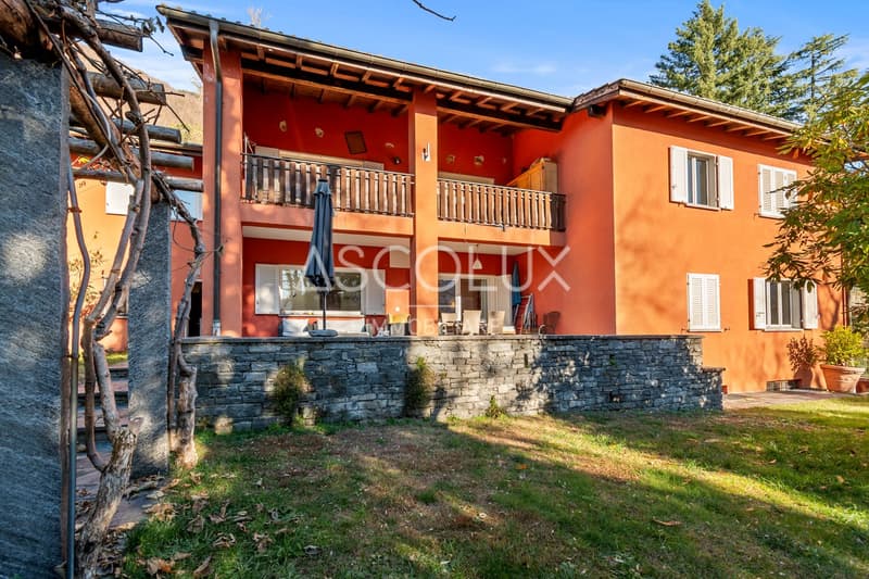 Renovierungsbedürftiges Zweifamilienhaus mit Garten (3)