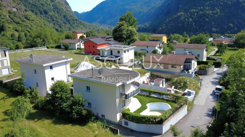 Hübsches 4.5-Zimmer-Einfamilienhaus mit Garten und Pool in ruhiger Wohnlage (3)