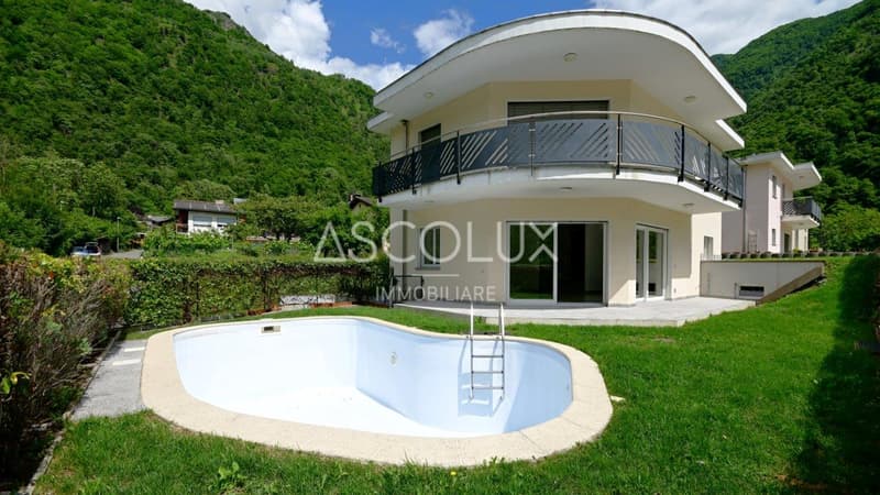 Hübsches 4.5-Zimmer-Einfamilienhaus mit Garten und Pool in ruhiger Wohnlage (2)