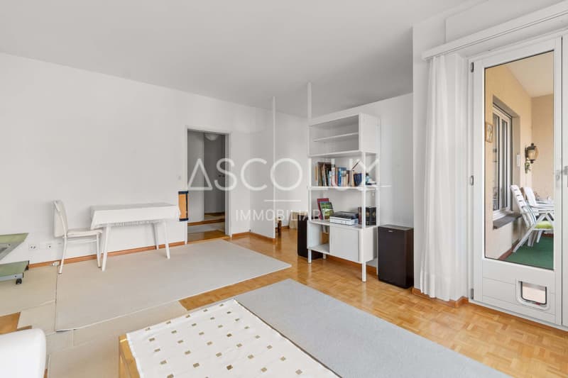 Großzügige 2.5-Zimmer-Wohnung mit Einstellhallenplatz inklusive, in einer Residenz mit Hallenbad und Sauna (3)