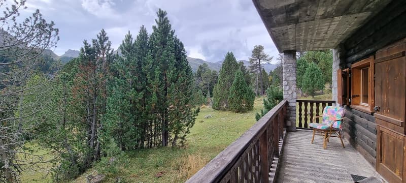 Incantevole chalet in legno, ai piedi del passo del Lucomagno (4)