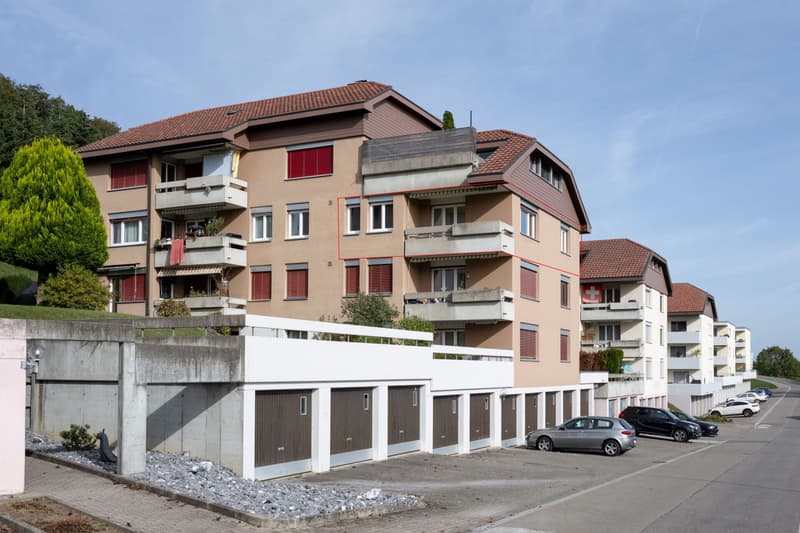 Moderne 6.5-Zimmerwohnung mit Garagenboxen in Kirchberg (1)