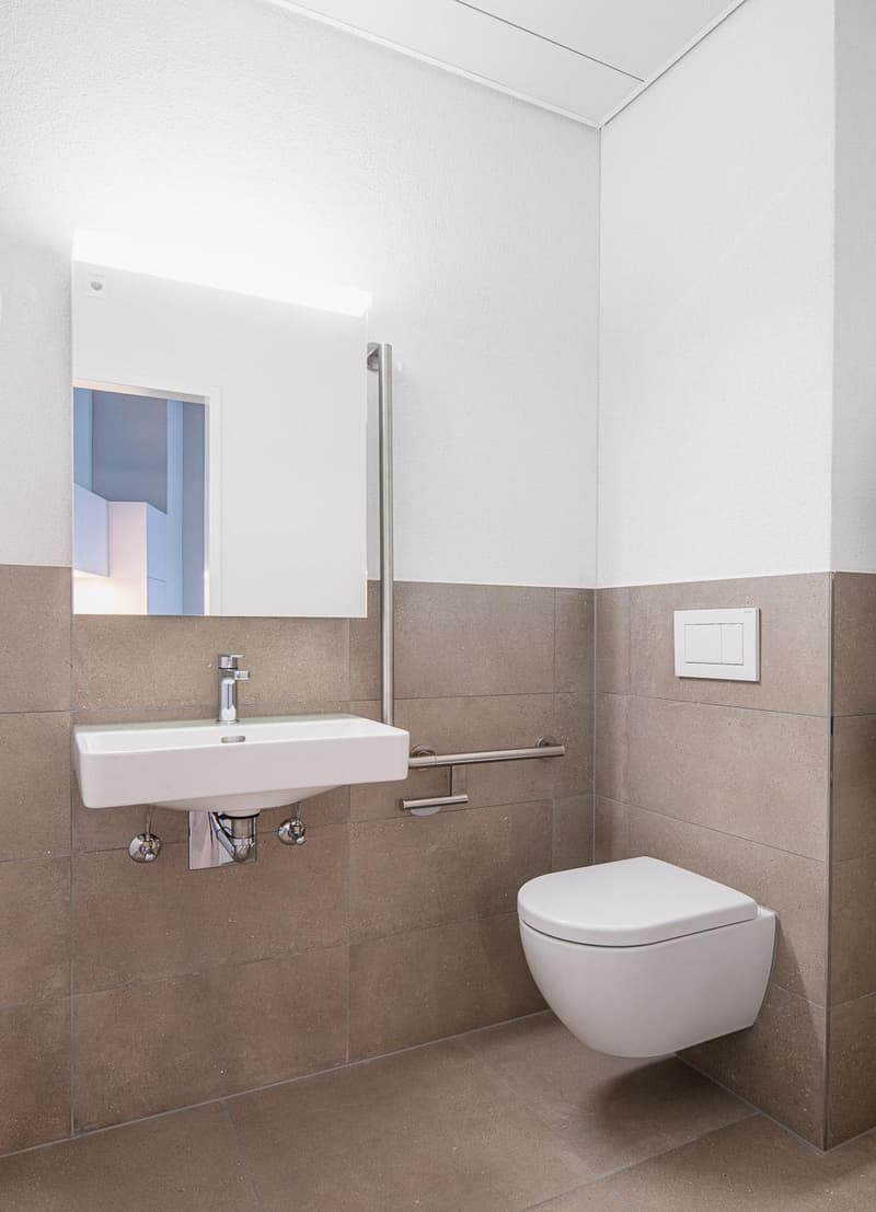 Attractive commercial space in the center of Neuhausen! (8)