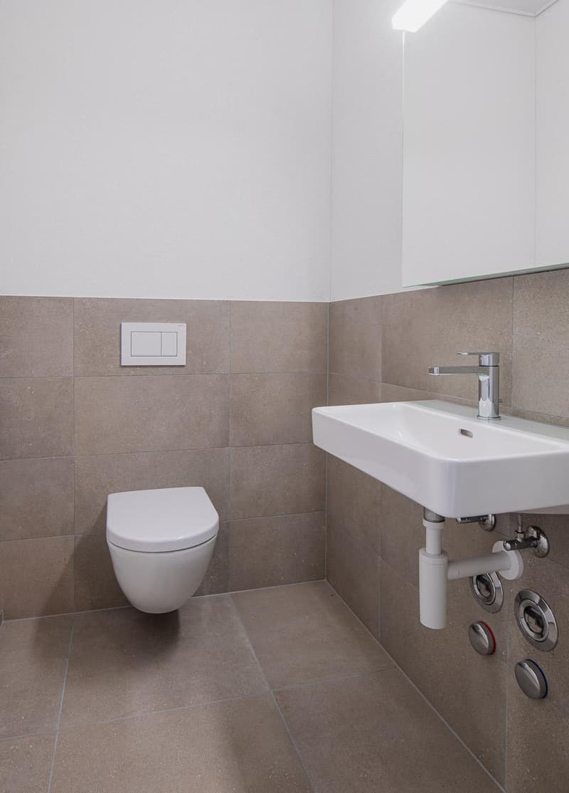 Attractive commercial space in the center of Neuhausen! (7)