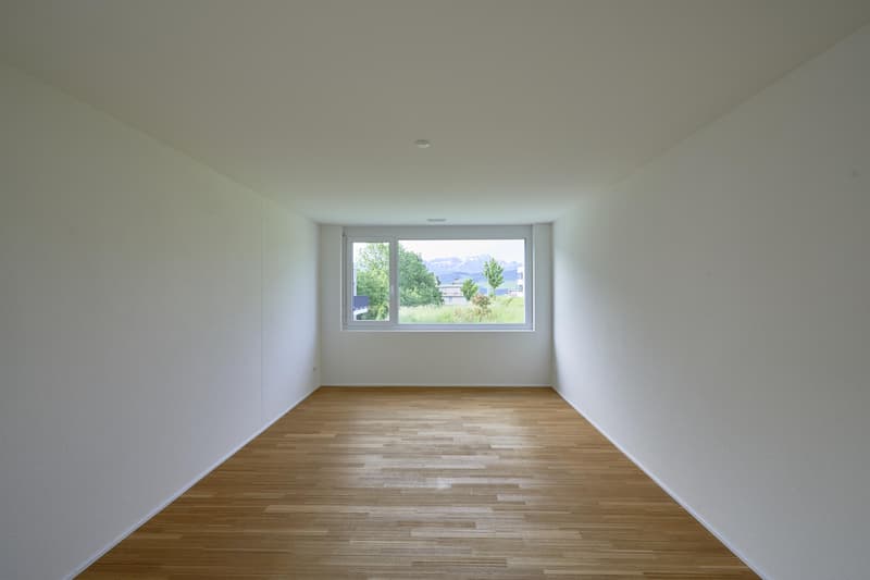 Moderne Wohnung mit grossem Balkon in familienfreundlicher Lage (8)