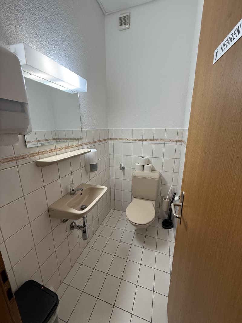 Bright commercial spaces for rent in a central location (8)