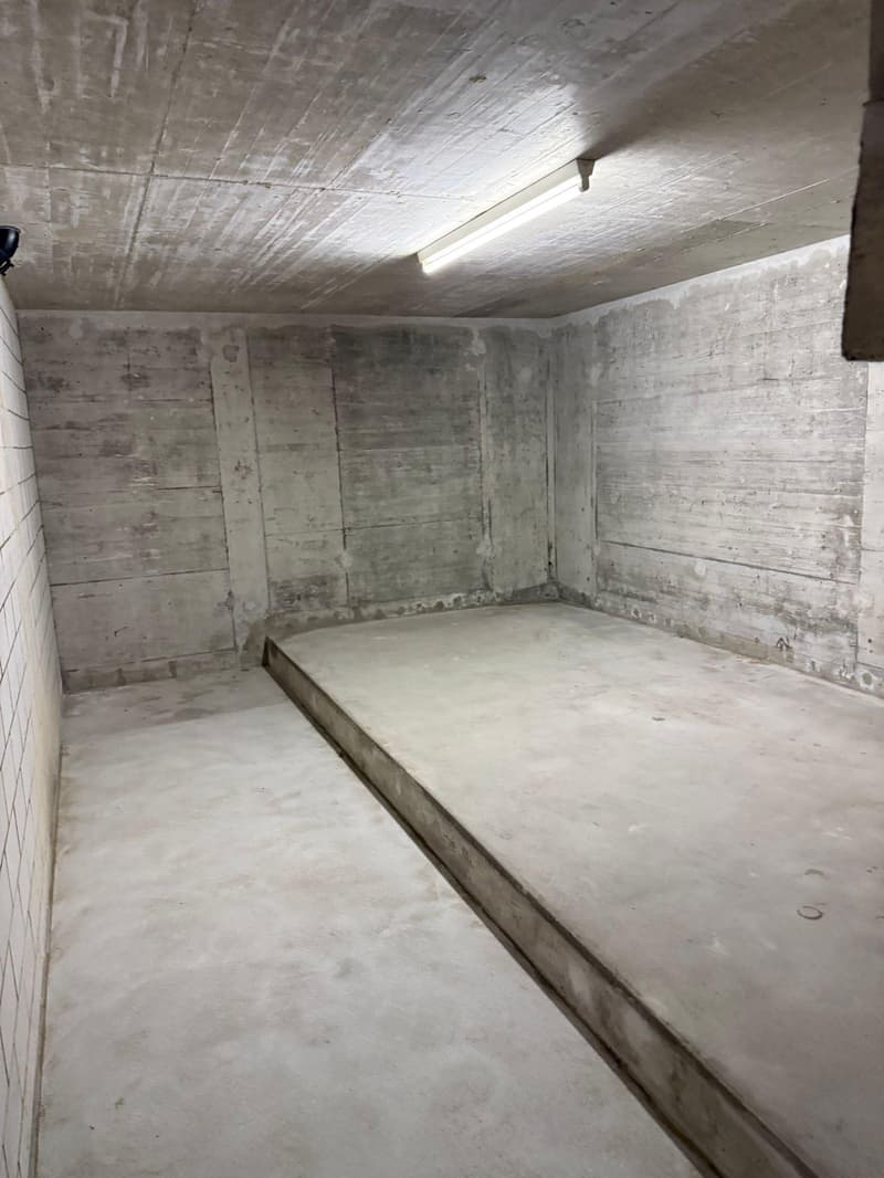 Craft room for rent  2nd floor left (4)