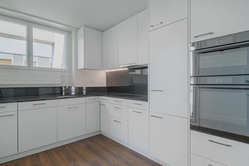 Grosszügige 5.5-Zimmer-Attika-Wohnung im Herzen von Kloten (2)