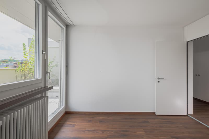 Grosszügige 5.5-Zimmer-Attika-Wohnung im Herzen von Kloten (8)